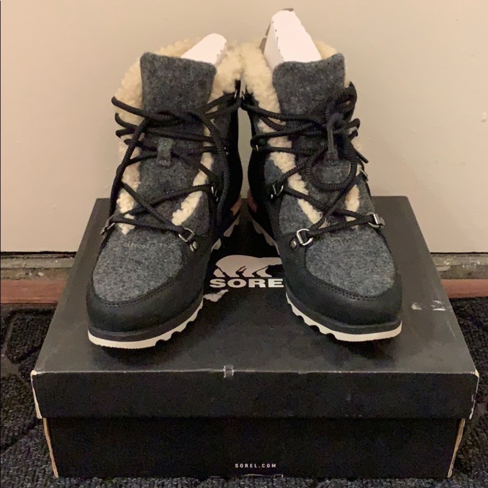 Sorel sneakchic alpine holiday boots